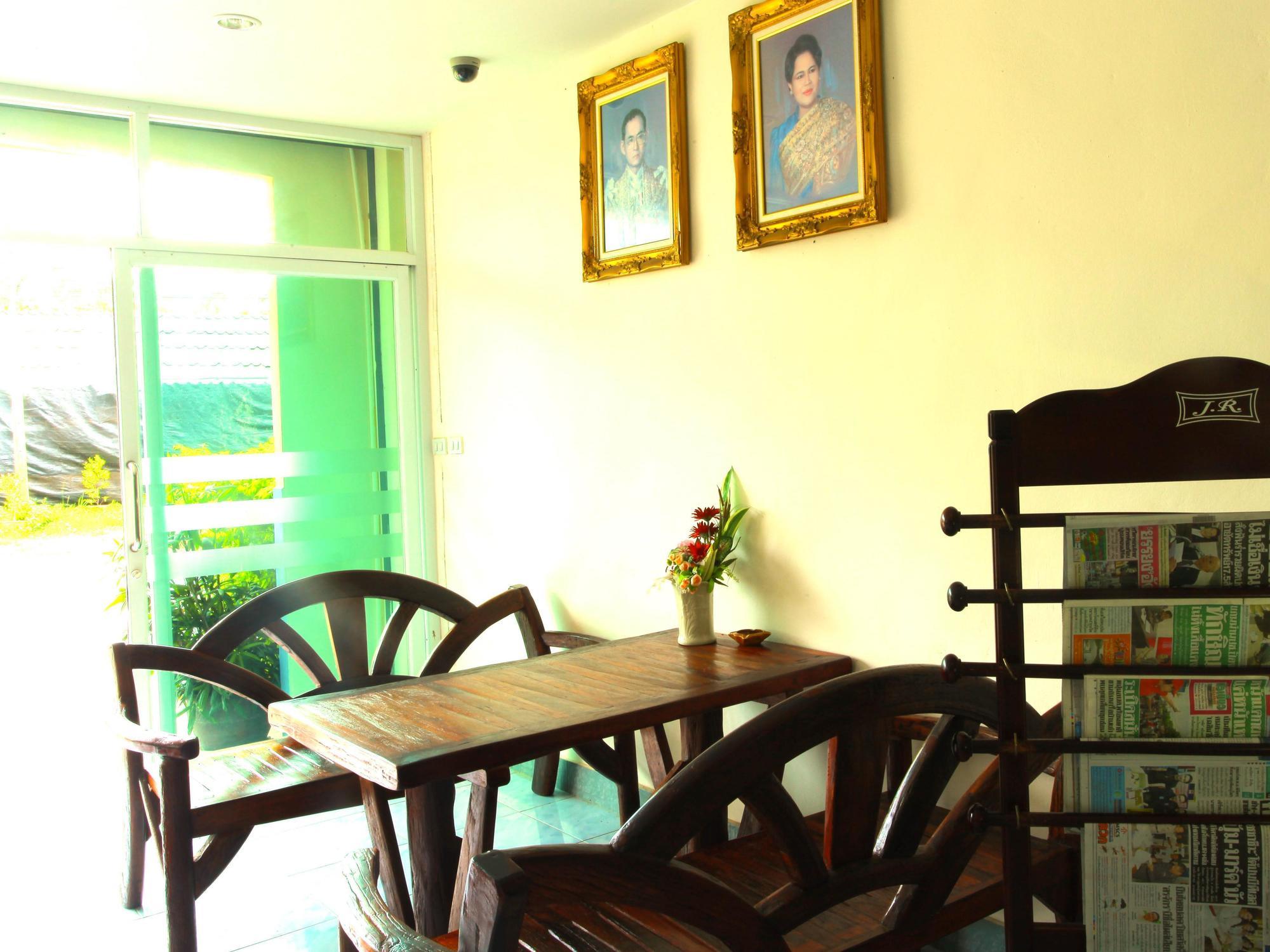 Krabi Grand Place Hotel Esterno foto